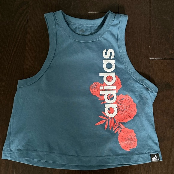 ⚡️2/$25⚡️ Adidas Superher Teal Muscle Crop Top with Coral Floral Print | New - Picture 1 of 11